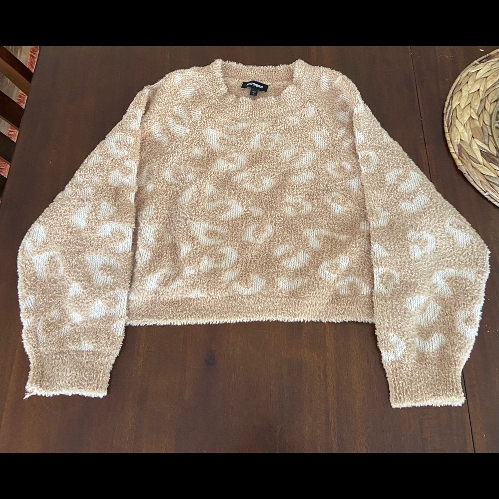 Express Cropped Leopard Fuzzy Sweater
